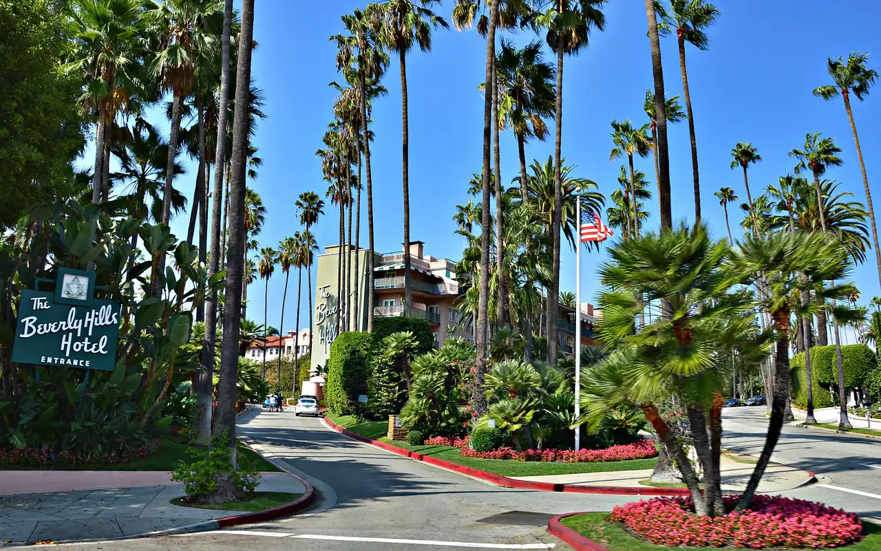 beverly-hills-hotel The entrance to The Beverly Hills Hotel