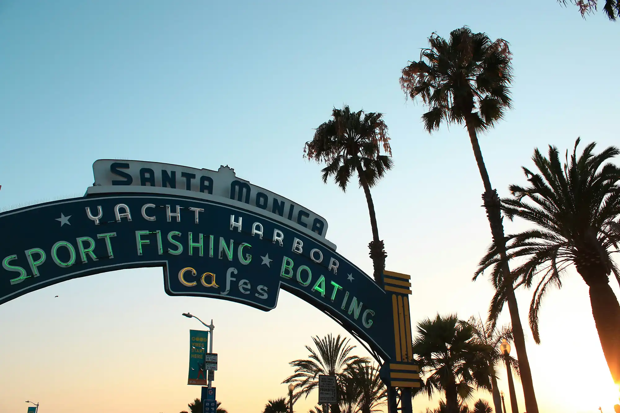 santa-monica-pier-sign entrance sign to santa monica pier